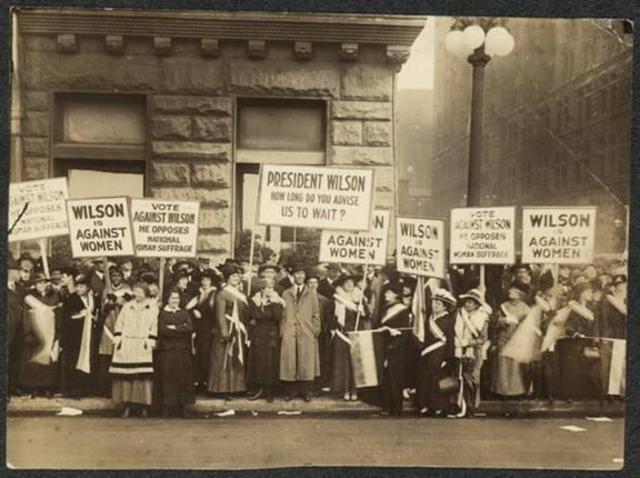 19th Amendment ratified by Congress