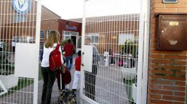 Entrada al Colegio