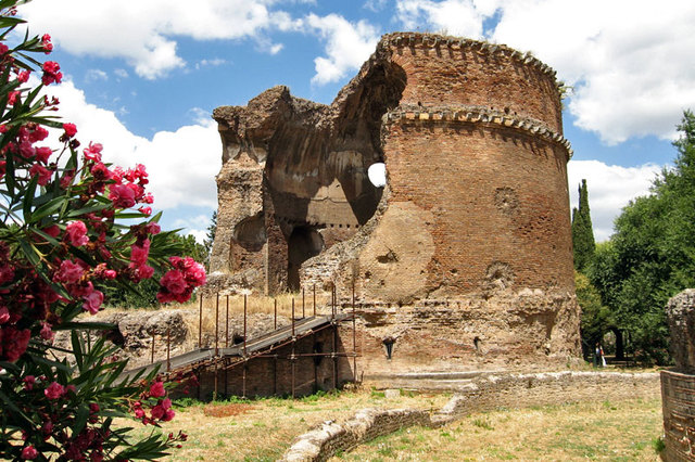 Mausoleo de Cecilia Metella. Roma