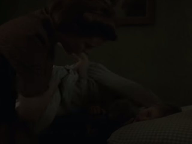 Heinrich wird von seiner Mutter enthüllten