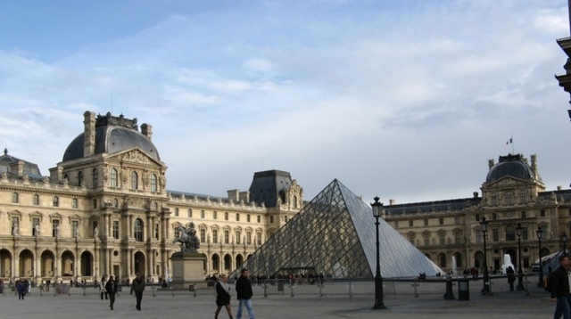 Inauguración del museo Louvre