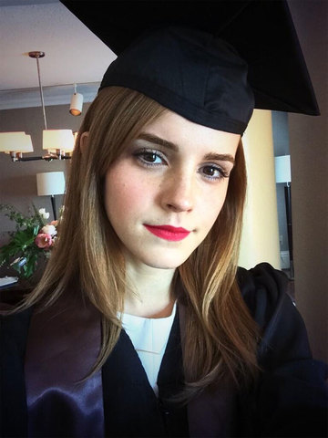 Emma Watson graduatu zen