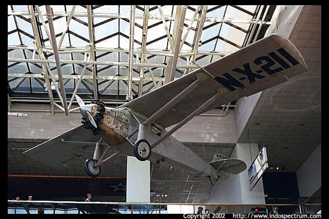 Charles Lindbergh crosses the atlantic