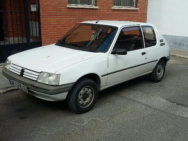 Peugeot 205