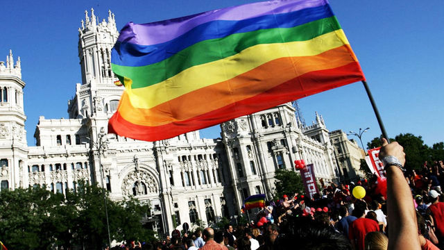 Aproven el matrimoni homosexual ( cultural )