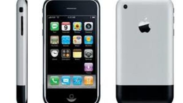Surt a la venta el primer iphone (econòmic)