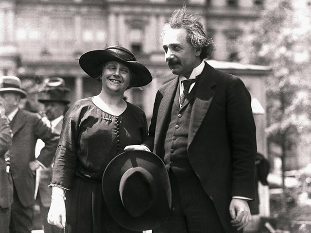 Einstein and Maric Divorced