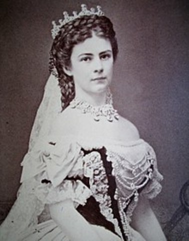 Empress Elisabeth dies