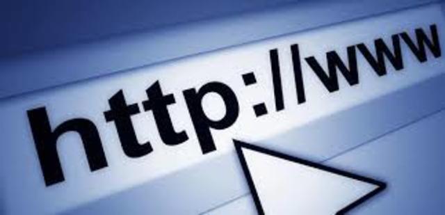 Se desarrollan los protocolos HTML y HTTP