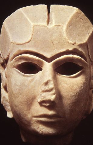 Dama de Warka. Epoca de Jemdet-Nasr (3.150-2.900 a.C.).