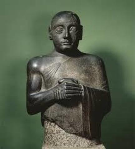 Estatua de Gudea. Epoca neosumeria (2.130 a.C.).