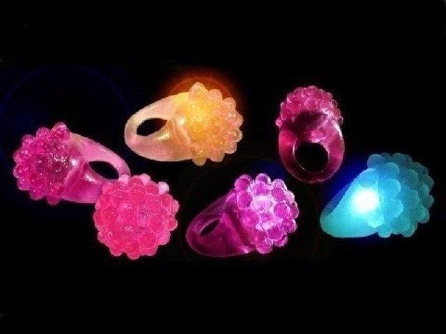 La mama em regala un anell