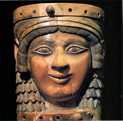 Cabeza de mujer de Nimrud. Imperio nuevo asirio (721-705).