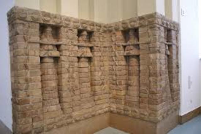 Muro exterior del templo de Inanna. Babilonia, epoca cassita (1.430 a.C.).