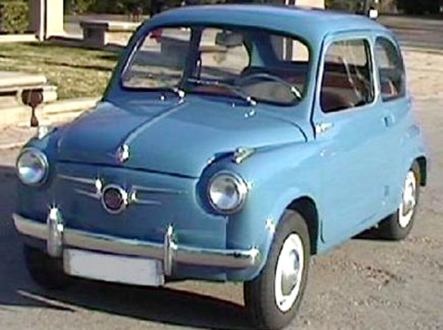 SEAT 600