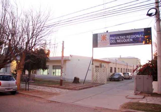 Abre sus puertas la F.R.N (Facultad Regional de Neuquen)