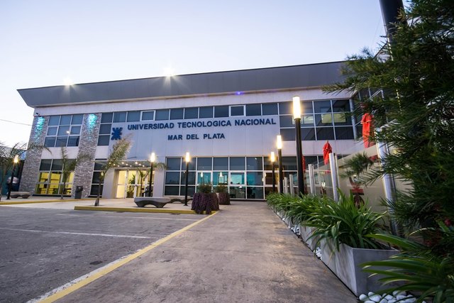 Abre sus puertas  FRMdP (Facultad Regional Mar del Plata)