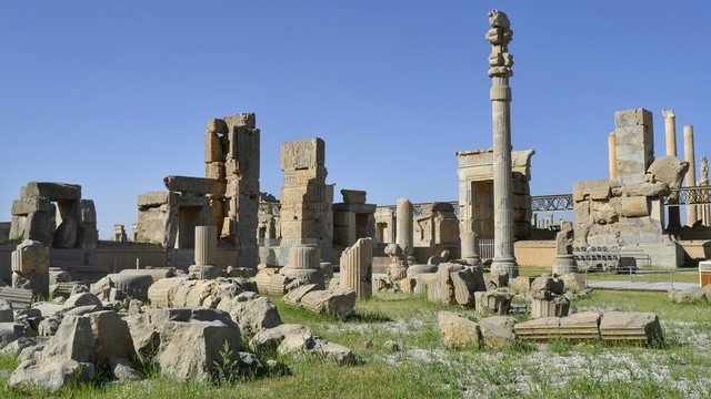 Salón del trono: “Sala de las Cien Columnas”