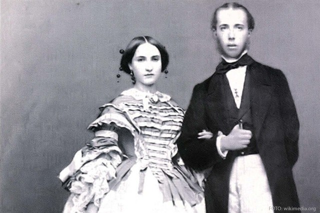 Maximiliano de Habsburgo y Carlota se establecen como emperadores de México