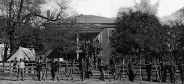 Lee Surrenders to Grant at Appomattox Court House