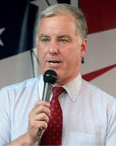 Howard Dean utiliza internet para recaudar fondos