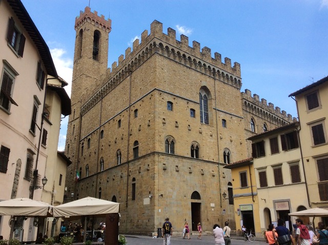 Bargello: costruzione del Palazzo del Capitano del popolo