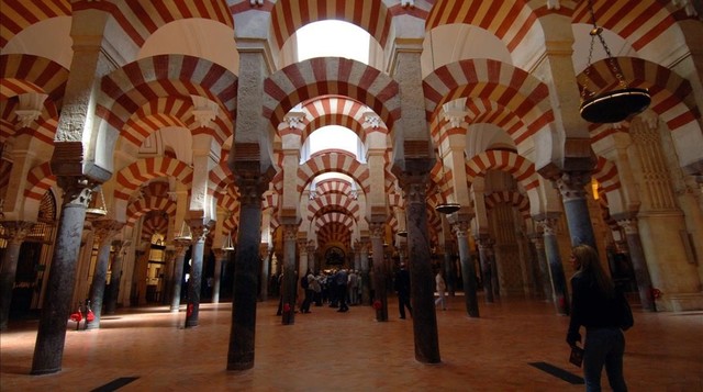 Inici obres Mesquita de Còrdova