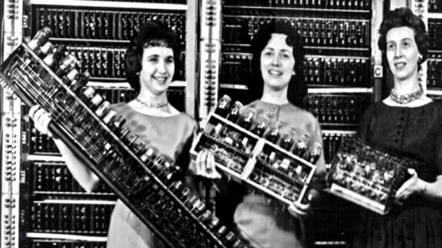 Creación de la primera tarjeta de memoria RAM