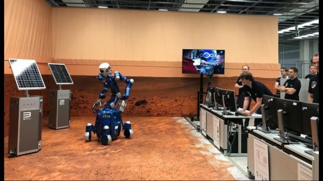 Robot humanoide utilizado como astronauta