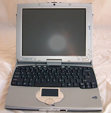 Primera laptop convertible a tablet