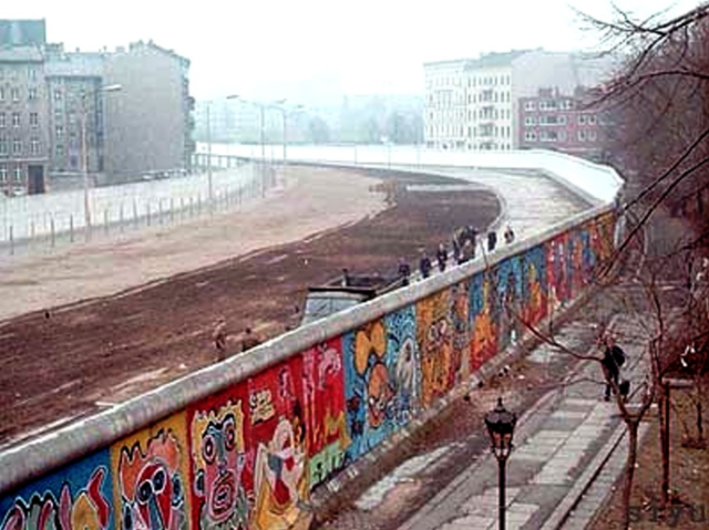 Berlin Wall Creation