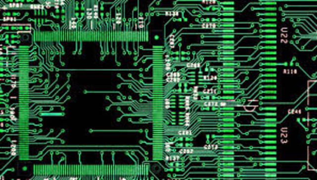 Contribuyó al algebra binaria y a los sistemas de circuitos de computadora (álgebra booleana).