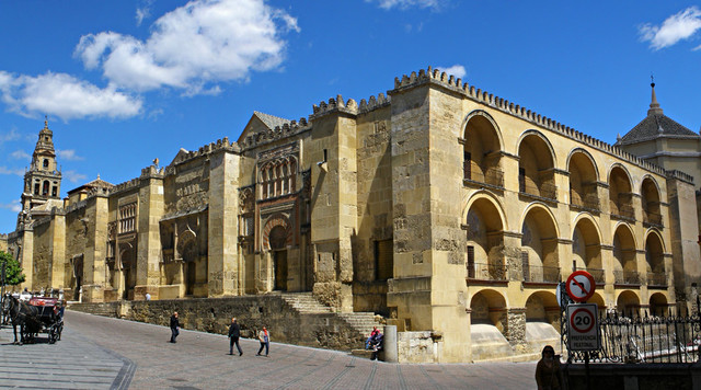 Inici obres mesquita de Còrdova