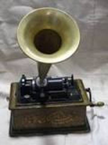 Phonograph (invention/innovation)