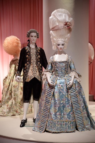 Installation view, sack-back gown (robe a la francaise)