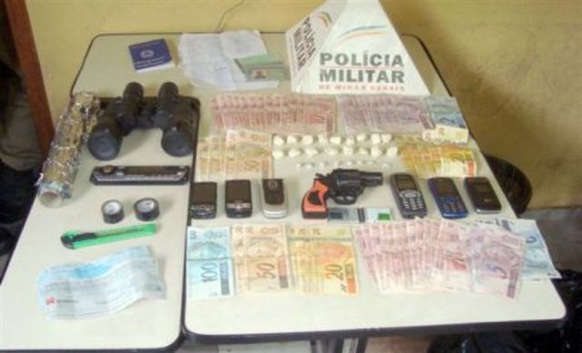 Casal com crack, cocaína e arma de brinquedo é preso