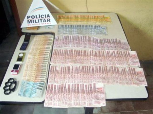 Denúncia de tráfico de drogas termina com grande apreensão de dinheiro e prisão de 6 pessoas