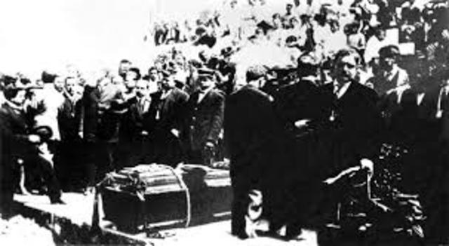 Venustiano Carranza es acribillado en Tlaxcalantongo, Puebla