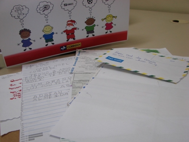 Papai Noel recebeu mais de 500 pedidos nos Correios em Arcos