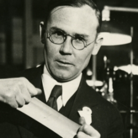 Nace el químico estadounidense Wallace Hume Carothers