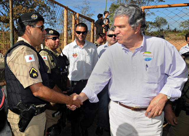 Hélio Costa faz campanha no Centro-oeste de Minas Gerais
