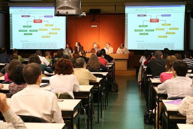 Educación asistida con computadora