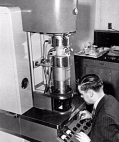 Primer microscopio electrónico