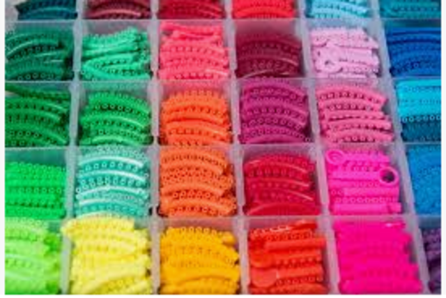 color highlights of braces