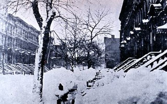 Great blizzard of '88 strikes northeastern USA