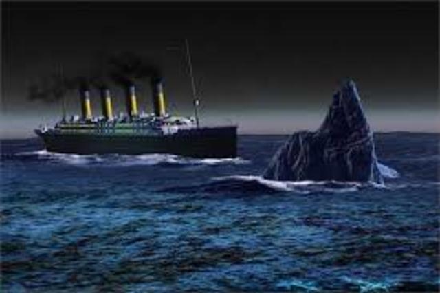 Titanic Sinks
