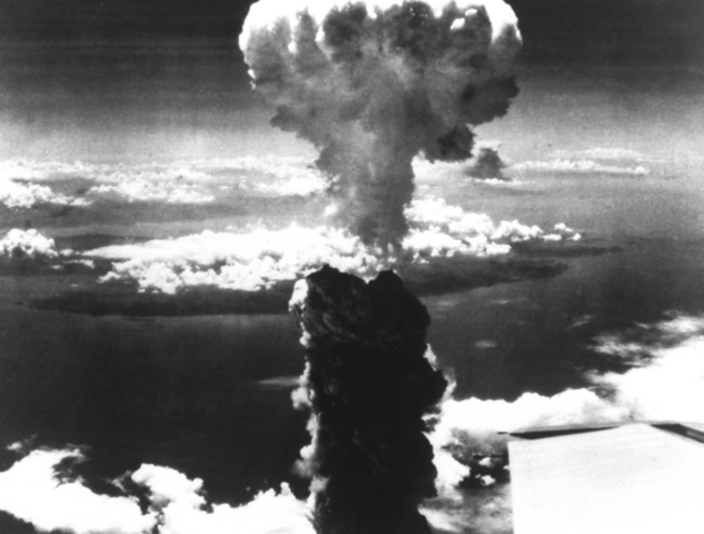 atomic bombs in WW2