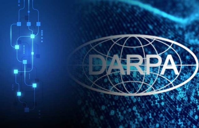 la darpa publica un documento en el que siente las bases de arpanet