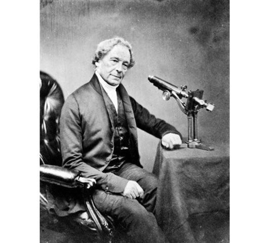Joseph Jackson Lister construyó un microscopio compuesto acromático