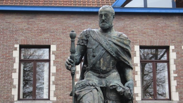 1500 Nace en Gante y educado en Flandes